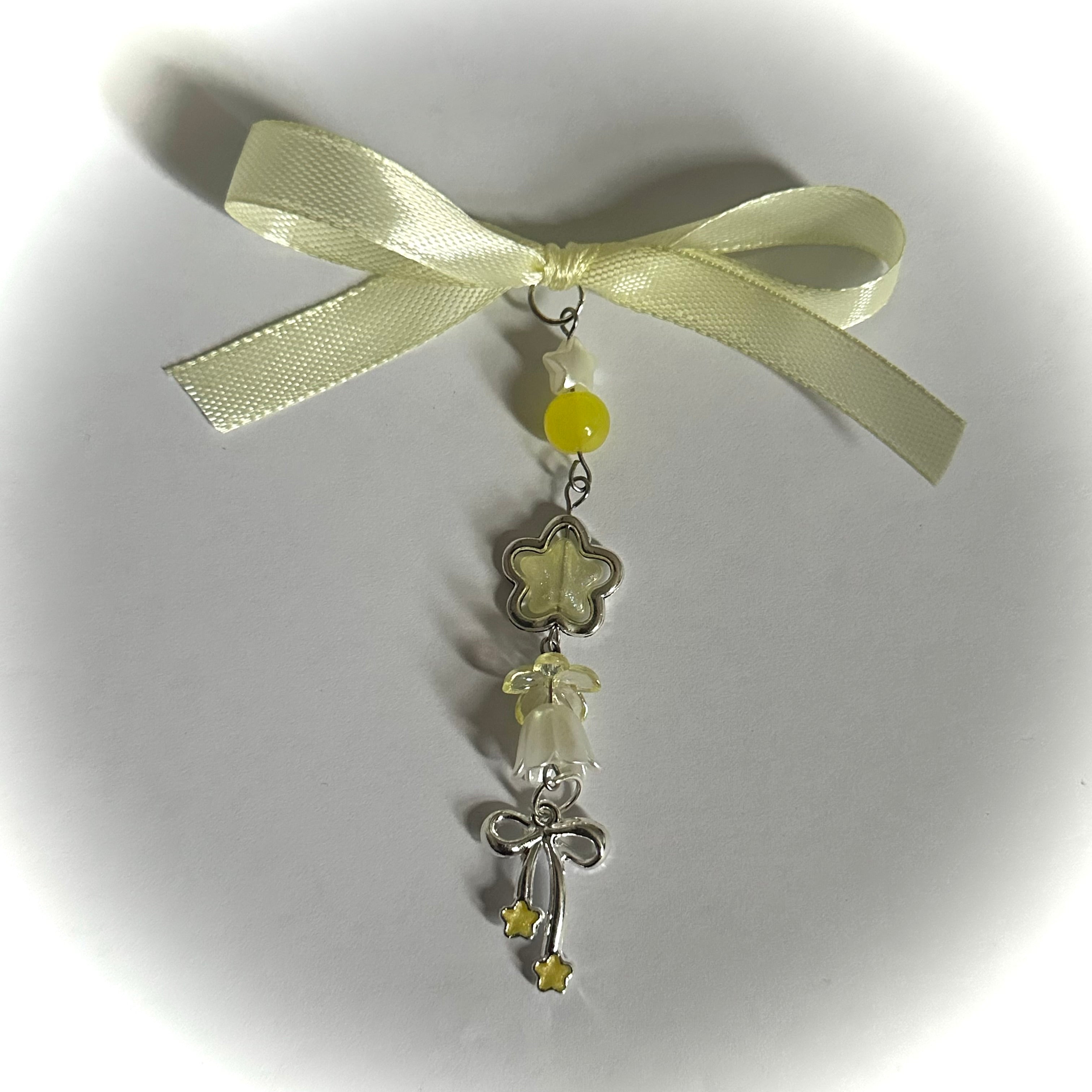 Yellow angel bow charm 🪽